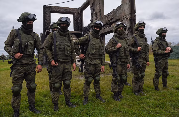 Nhìn tổng thể biến thể quân trang Ratnik mới của Quân đội Nga có phần gọn nhẹ hơn các phiên bản trước đó giúp binh sĩ cơ động hơn trên chiến trường nhưng vẫn duy trì mức độ bảo vệ tối đa.