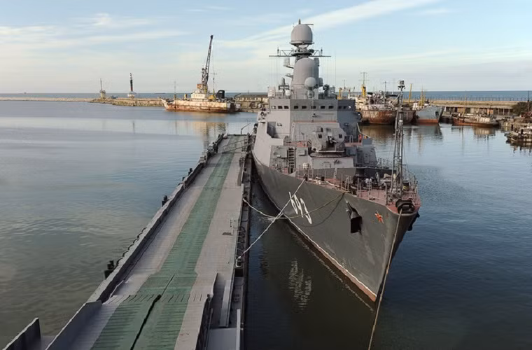 Một trong những tàu chiến đáng chú ý của Nga được điều động đến Syria là tàu hộ vệ mang tên lửa thuộc Project 11661K và nó cũng cùng lớp với các tàu hộ vệ mang tên lửa lớp Gepard thuộc Project 11661E của Việt Nam.