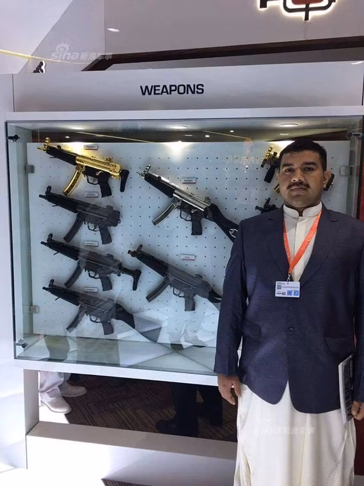 Triển lãm trưng bày các sản phẩm quốc phòng nổi bật do công nghiệp quốc phòng Pakistan chế tạo. Thủ tướng Pakistan Nawaz Sharif nói rằng chính phủ đã tổ chức cuộc họp cấp cao với Trung Quốc về việc mua hệ thống phòng không HQ-9. Ảnh: Sina