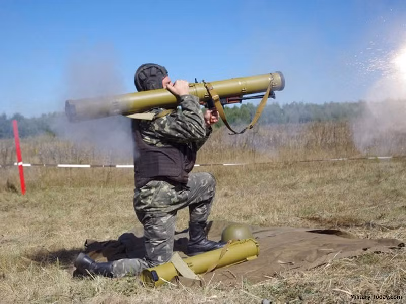 Hoảng hốt sức mạnh súng phun lửa RYS của Nga Hoang hot suc manh sung phun lua RYS cua Nga