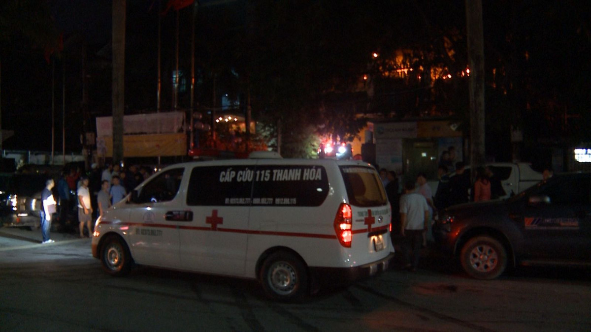 Hậu quả vụ cháy đã có 2 người chết và 13 người bị thương, trong đó có 3 cán bộ chiến sĩ Cảnh sát PCCC. Hiện chưa rõ thiệt hại về tài sản.