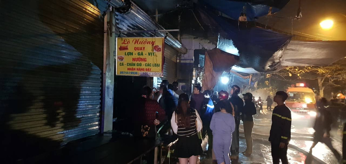 Cho De Tham boc chay ngun ngut trong dem, thiet hai lon tai san-Hinh-5