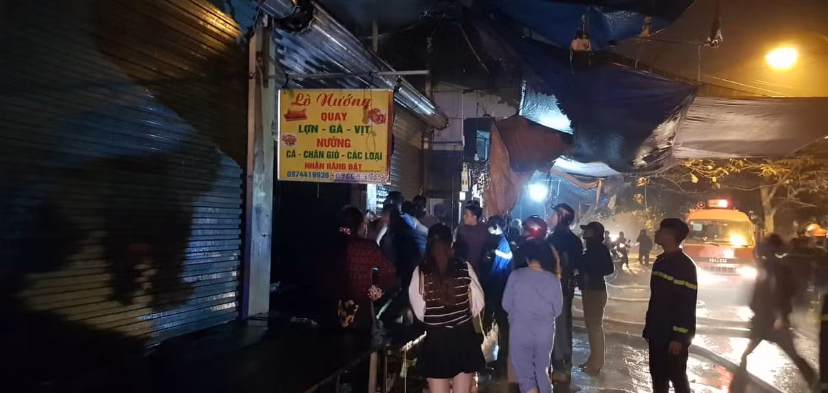 Cho De Tham boc chay ngun ngut trong dem, thiet hai lon tai san-Hinh-5