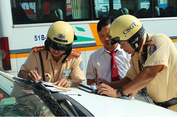 Nguoi dan duoc giam sat, ghi hinh CSGT: Lam sao de dung luat?