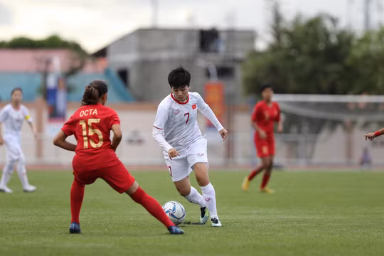 Hoa chat Duc Giang bi to “xu thuong” tuyen nu Viet Nam: “Cach cho hon cua dem cho“