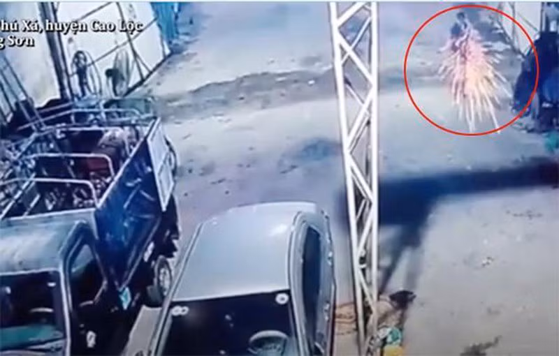 Khoi to doi tuong xa sung khien 2 nguoi chet, 5 bi thuong o Lang Son