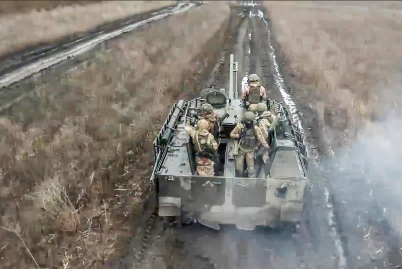 Mặt trận Pokrovsk “không cân sức”: Xe chiến đấu Ukraine biến thành sắt vụn Mat tran Pokrovsk “khong can suc”: Xe chien dau Ukraine bien thanh sat vun