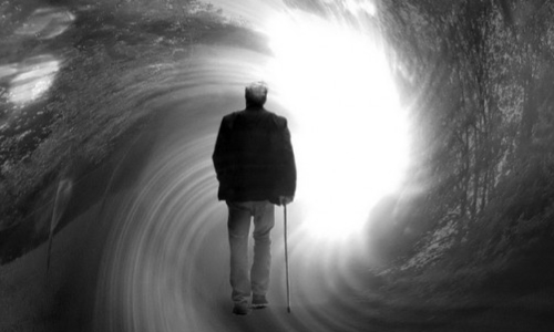 Cuối cùng, ông Weiss đã giúp Elizabeth và Pedro gặp nhau, hai linh hồn đã luôn gắn kết với nhau qua nhiều kiếp sống.