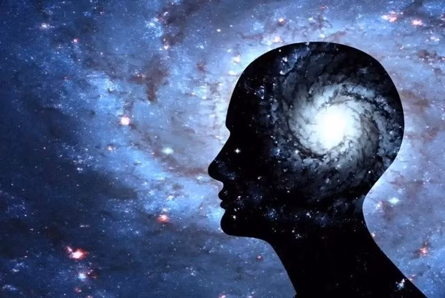 Người ta giả định rằng sự sống ngoài hành tinh có thể tồn tại theo cách tương tự như Trái đất, cần nước và nhiệt độ vừa phải.