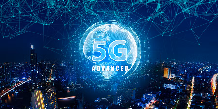 5G Advanced được mô tả là giai đoạn tiếp theo của 5G, mang đến các cải tiến về trí tuệ nhân tạo và học máy để cải thiện hiệu suất 5G, mở rộng 5G sang nhiều loại thiết bị và trường hợp sử dụng khác.