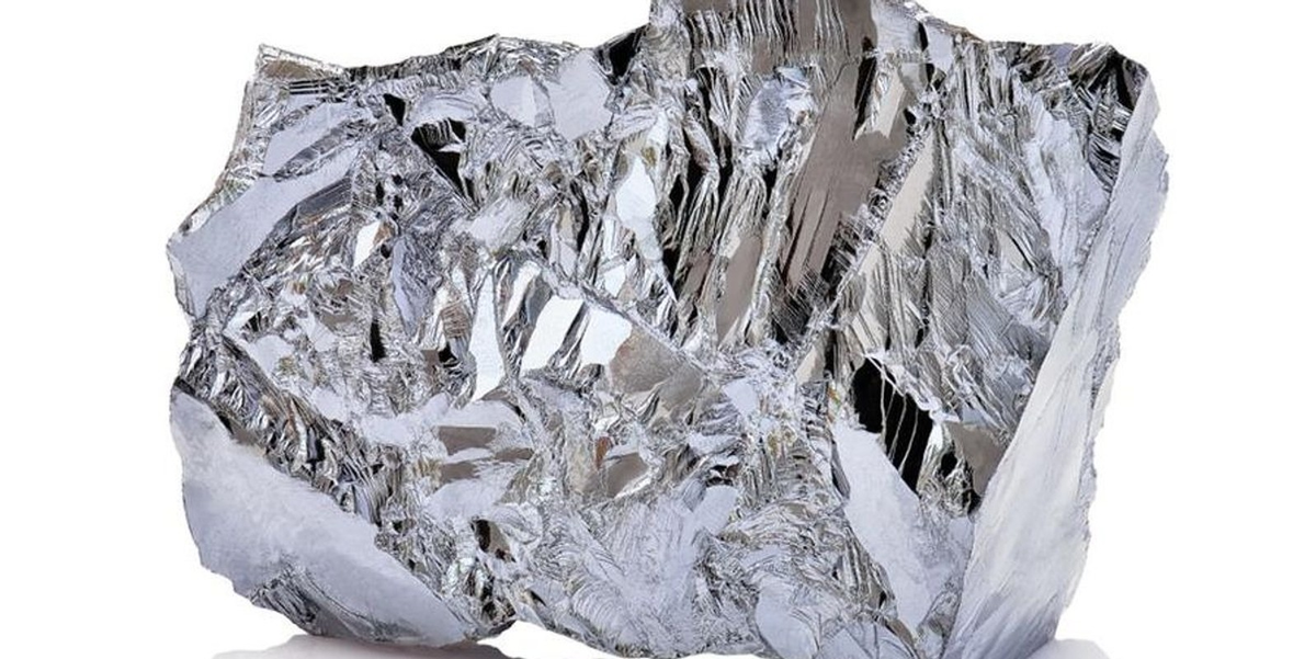 Đầu mũi tên cũng chứa một hợp kim đặc biệt gồm sắt và niken, chỉ được tìm thấy trong các thiên thạch.