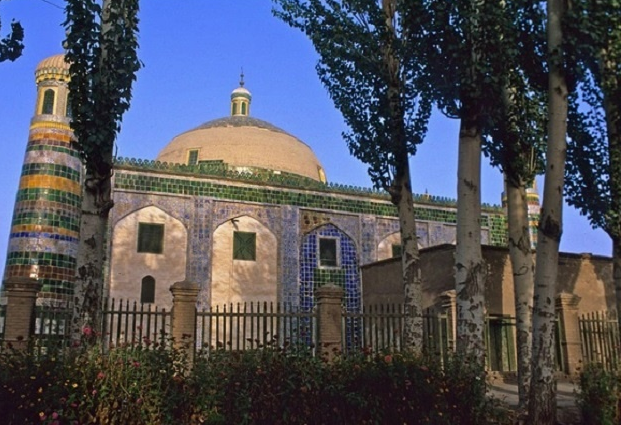 Mặc dù câu chuyện về mùi hương Trời ban của Hàm Hương có thể chỉ là truyền thuyết, nhưng nếu là sự thật, có thể là do Dung phi sử dụng mùi hương. Chuyên gia cho rằng người Duy Ngô Nhĩ thời xưa vốn có thói quen dùng hương thơm.