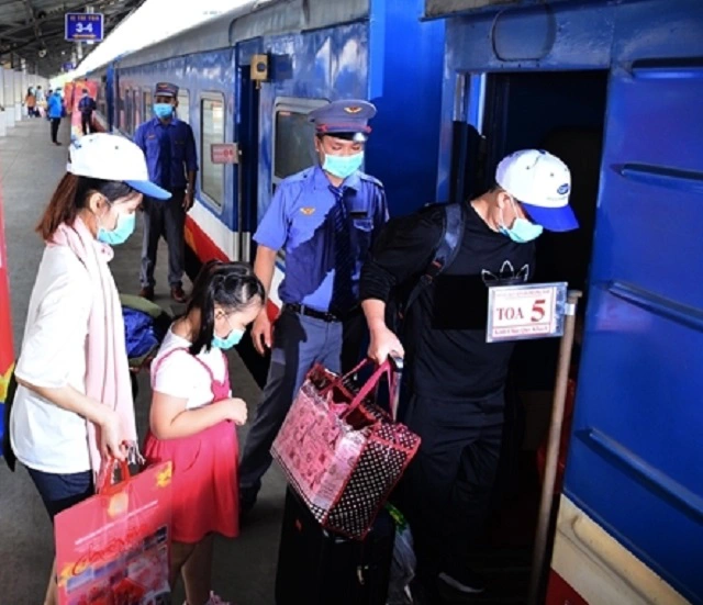 Bổ sung thêm 7.000 vé tàu Tết Nguyên đán 2024 Bo sung them 7.000 ve tau Tet Nguyen dan 2024