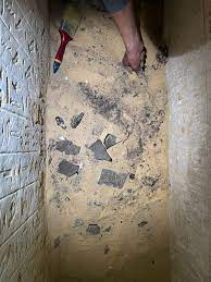 Phân tích hài cốt cho thấy, ông qua đời khoảng 25 tuổi và mắc bệnh loãng xương nghiêm trọng.