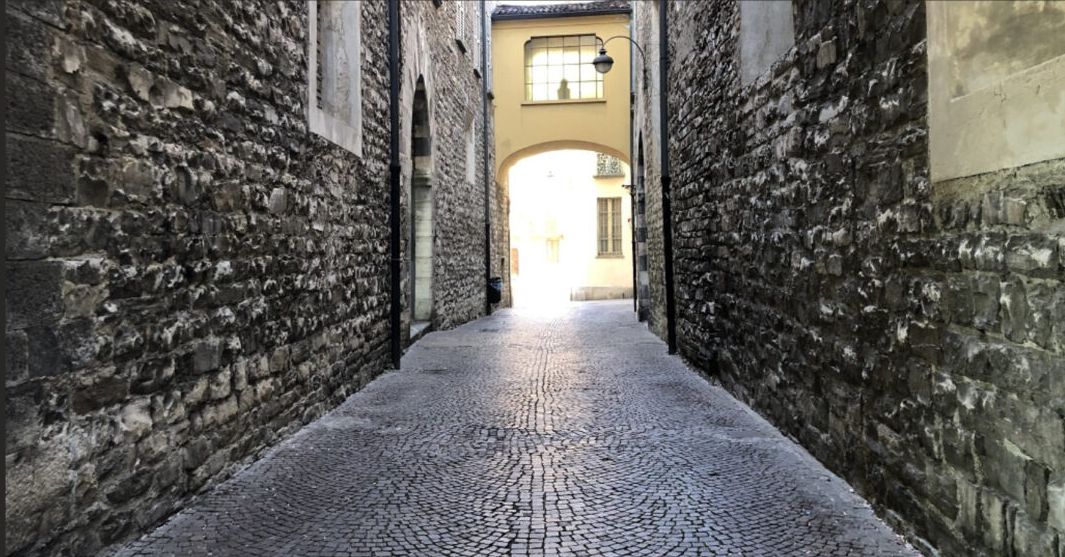 Nhà hát Cressoni, mở cửa từ năm 1870 và sau đó trở thành một rạp chiếu phim, và đã ngừng hoạt động vào năm 1997.