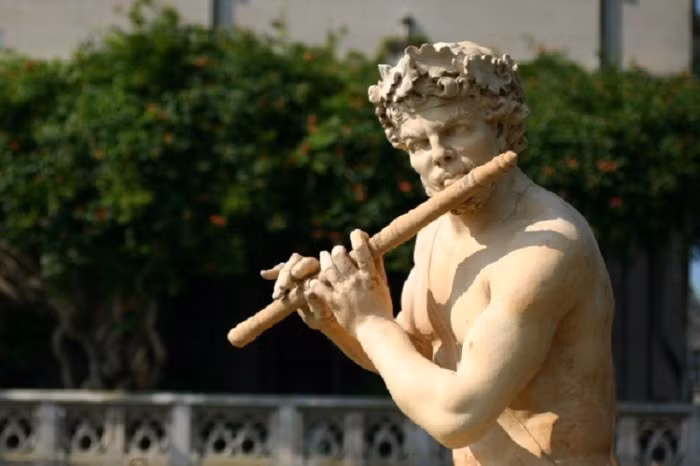 3. Nhạc cụ: Nhạc cụ được liên kết với quỷ Satan trong một số tín đồ Hồi giáo, với niềm tin rằng chúng được tạo ra do ghen tị với giọng ca của David trong Kinh thánh.