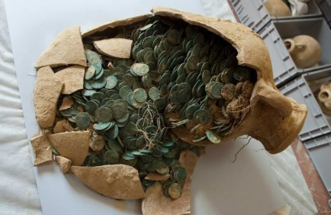 Chuyên gia cho rằng, đây là một phát hiện lịch sử hiếm có và có giá trị lớn, ước tính lên đến hàng chục tỷ đồng.