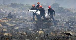 Một số người tin rằng chiếc máy bay này mang theo linh hồn của những người đã chết, tạo nên hiện tượng "máy bay ma".