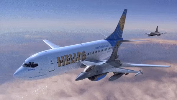 Các phi công không nhận ra dấu hiệu mất áp suất và oxy, dẫn đến tình trạng thiếu oxy trong cabin. Cơ trưởng đã mất ý thức và cả phi hành đoàn cũng bị ảnh hưởng.