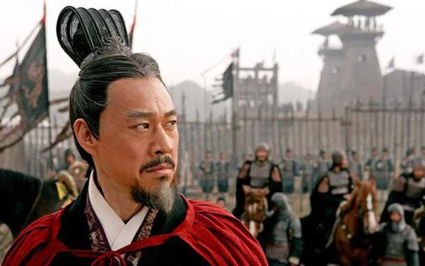 Sau khi nhà Tây Hán suy tàn, Vương Mãng đã lập triều đại mới và tịch thu vàng từ những người dưới quyền và các hoàng tử.