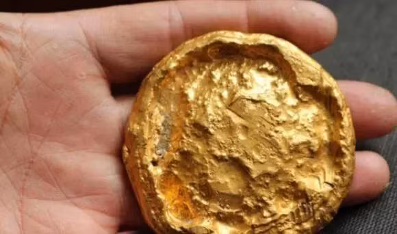 Dưới sức thuyết phục của Cục Di sản Văn hóa, ông Trương và con trai đã quyết định giao lại vàng cho nhà nước để phục vụ cho việc nghiên cứu và bảo tồn di vật lịch sử.