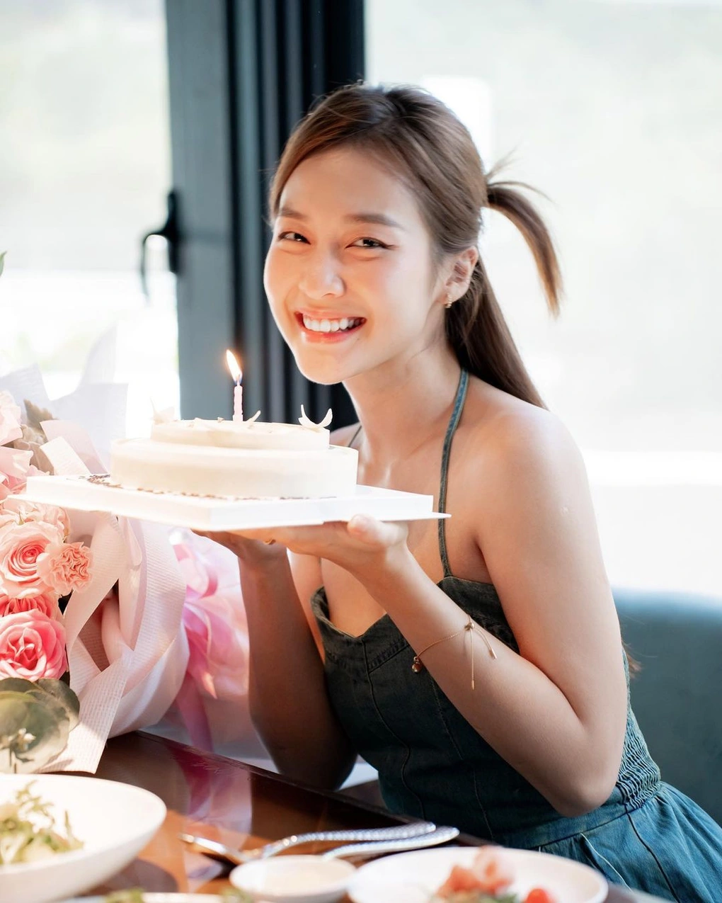 Trong dịp sinh nhật hồi tháng 7, Khả Ngân cho biết năm 2023 là thời điểm cuộc sống của cô có nhiều điều ý nghĩa và đáng trân trọng. "Niềm vui năm nay nhân lên gấp trăm ngàn lần", diễn viên chia sẻ.