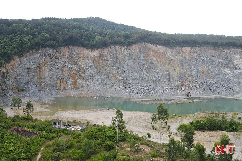 Tap doan cong nghiep VN1 bi thu hoi giay phep khai thac mo da