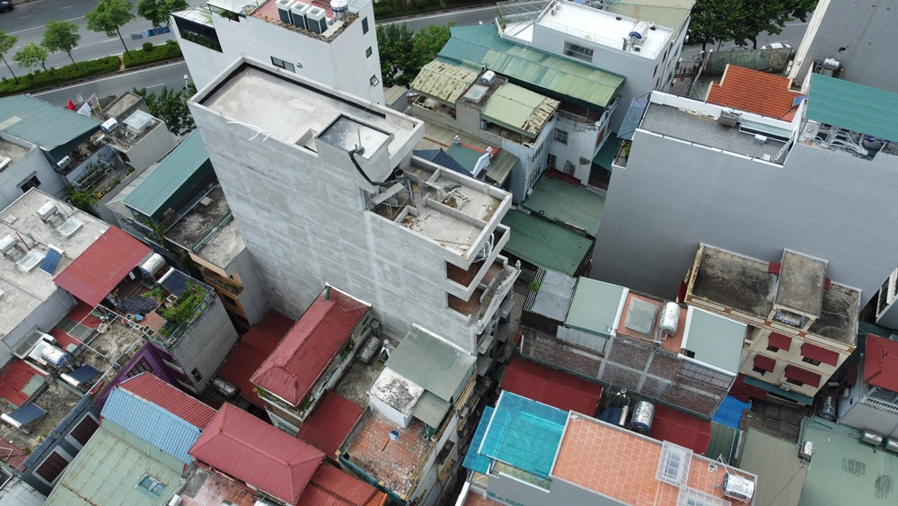 Nhan nhản các căn chung cư khắp hang cùng ngõ hẻm trên địa bàn phường Xuân La.