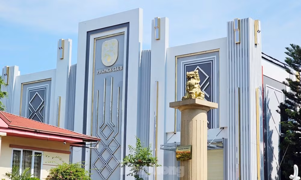 Vị trí quán bar không phép, sai quy hoạch này chỉ cách UBND phường Đáp Cầu khoảng hơn 500m. (Ảnh: Tiền Phong).