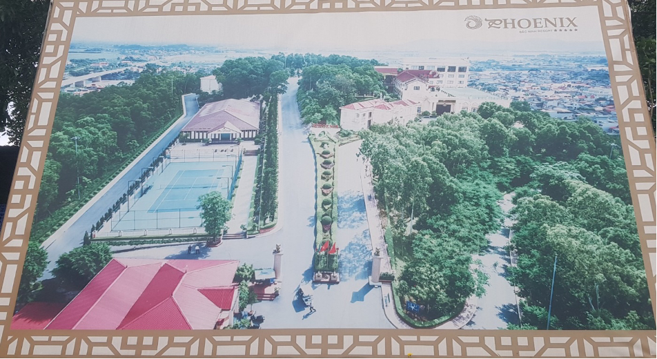 Vị trí quán bar xây trái phép trước đây là khu vực sân thể thao, tennis.