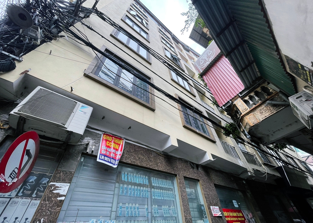 Ở một số nơi, càng đi sâu, những ngóc ngách nhỏ càng có nhiều chung cư mini cho thuê.