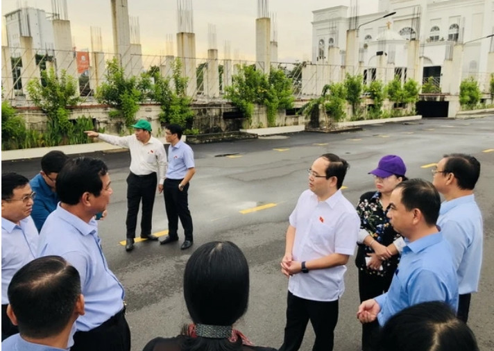 Tổ liên ngành sẽ kiểm tra việc chấp hành pháp luật đối với dự án về thủ tục đầu tư, đất đai, việc giao và cho thuê đất, nghĩa vụ tài chính người sử dụng đất đối với nhà nước. (Ảnh: Đoàn đại biểu Quốc hội tỉnh Đồng Nai khảo sát tại dự án vào năm 2022: Nguồn Báo Đồng Nai).
