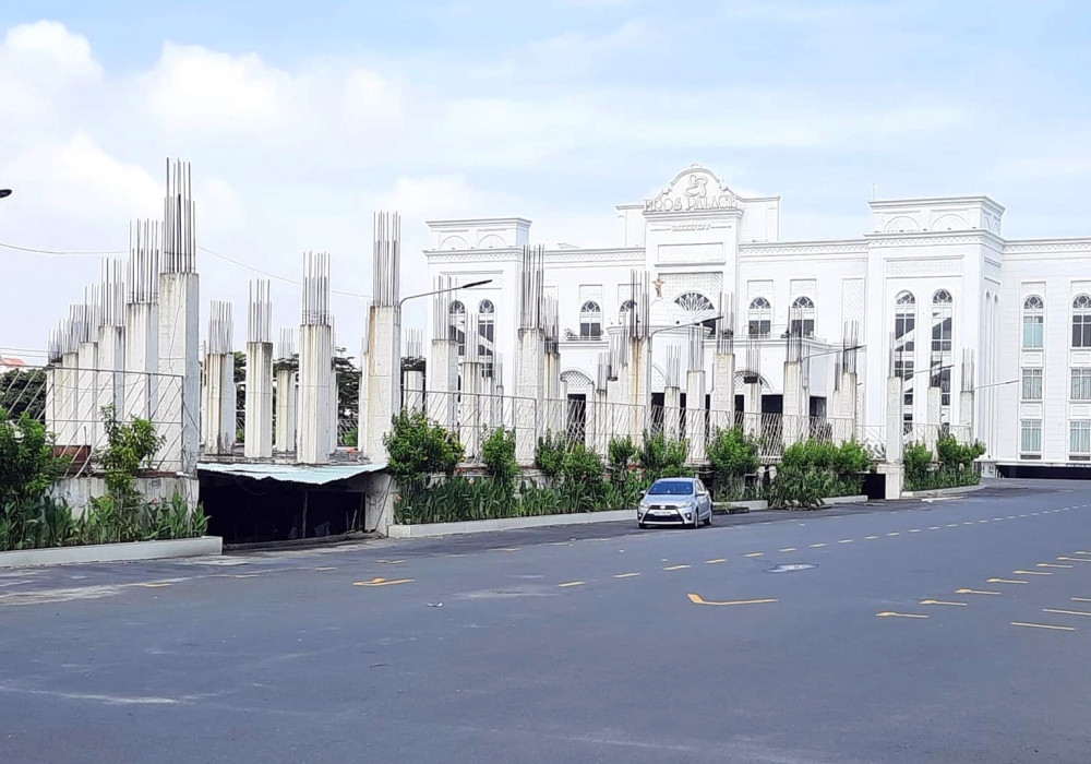 Tại khu A của dự án đã được chủ đầu tư xây dựng Trung tâm hội nghị tổ chức sự kiện có tên Eros Palace Luxury, quy mô bốn tầng lầu và một tầng hầm, diện tích xây dựng khoảng 3.500m2. (Ảnh: Lao động Thủ đô).