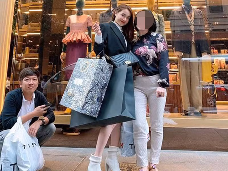 Nhã Phương tươi rói trong chuyến du lịch.