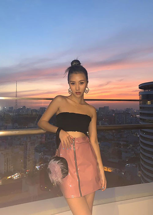 Quỳnh Anh Shyn cũng hướng tới hình ảnh mỹ nhân gợi cảm giống Tú Hảo.