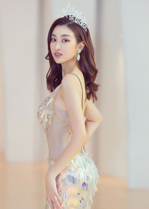 Bằng tuổi Kỳ Duyên, Hoa hậu Đỗ Mỹ Linh tỏ ra không kém cạnh về sắc vóc.