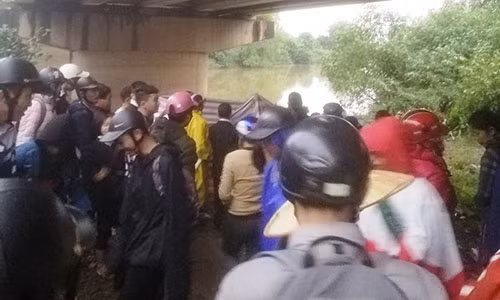 Nu sinh 16 tuoi de lai thu tren cau roi nhay song tu tu