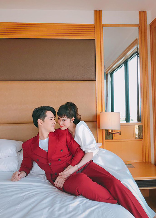 Đông Nhi và Ông Cao Thắng thường xuyên cập nhật hình ảnh cuộc sống vợ chồng son để chia sẻ niềm vui cùng người hâm mộ.