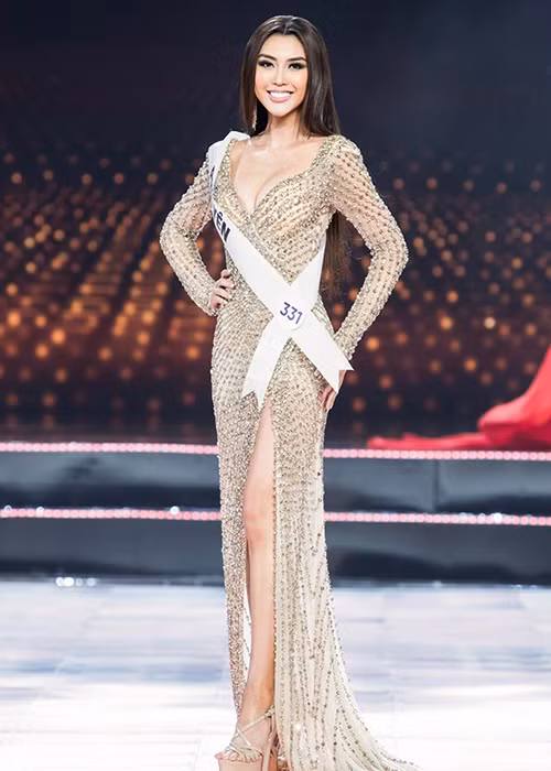 Sở hữu vóc dáng gợi cảm, có kinh nghiệm dự thi nhiều sân chơi nhan sắc, Tường Linh được dự đoán sẽ tiến xa trong đêm chung kết.
