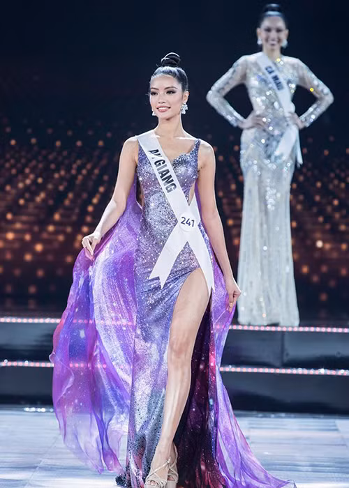 Lâm Thị Bích Tuyền có chiều cao khiêm tốn, hình thể khá "mỏng". Tuy nhiên, bù lại, cô có những bước catwalk đẹp. Nhiều người hy vọng, Bích Tuyền sẽ tiến xa trong đêm chung kết. Dự kiến chung kết Hoa hậu Hoàn vũ Việt Nam sẽ được phát sóng vào lúc 20h ngày 7/12 trên kênh VTV1.