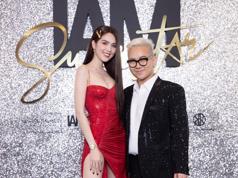 Chân dài gốc Trà Vinh luôn trung thành với phong cách gợi cảm.