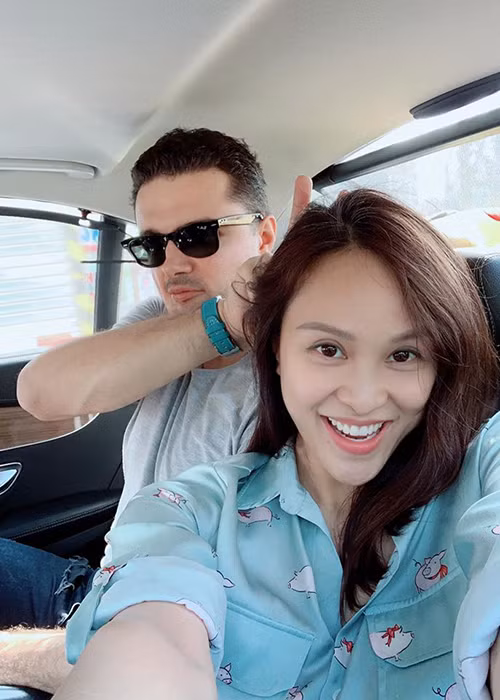 Nữ MC kết hôn với doanh nhân Marcin hồi tháng 6/2019.