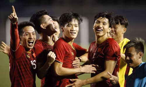 Choang voi bao gia quang cao cua VTV tran Viet Nam gap Thai o SEA Games 30