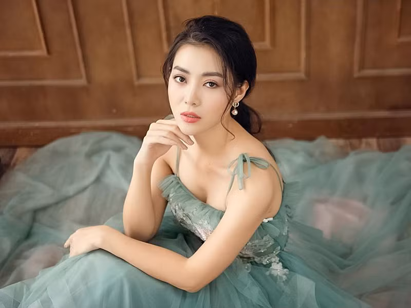 Vai diễn của Thanh Hương là vợ của trẻ của quan tri phủ do nghệ sĩ Trung Dân đóng.