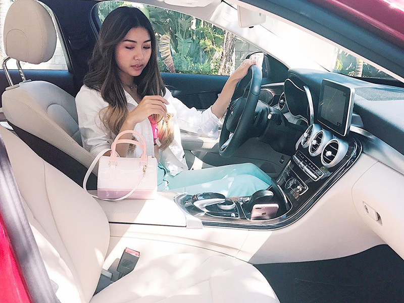 Á hậu 2 Hoa hậu Hoàn vũ Việt Nam 2019 Thúy Vân có cuộc sống sang chảnh không kém cạnh Khánh Vân.