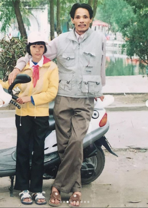 Khi nhỏ, top 20 Hoa hậu Hoàn vũ Thế giới 2019 có chiều cao vượt trội nhưng vóc dáng gầy gò.