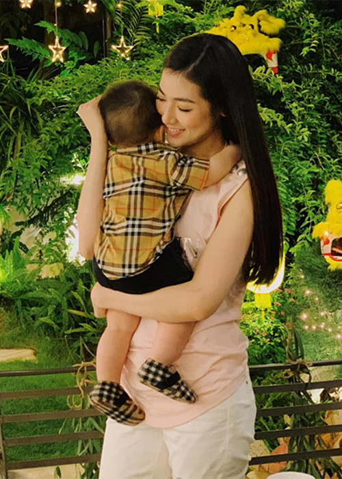 Vợ chồng Tú Anh vẫn thỉnh thoảng "trốn con" đi chơi để hâm nóng tình cảm.