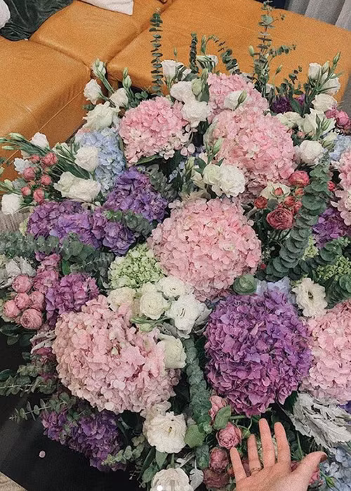 Qua lời kể của Tú Anh, ông xã luôn tâm lý, quan tâm, chiều chuộng cô hết mực.