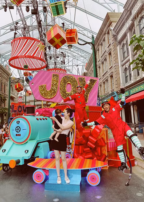 Khi quyết định trở lại showbiz sau thời gian nghỉ sinh con, Tú Anh được gia đình nhà chồng hỗ trợ, tạo điều kiện.