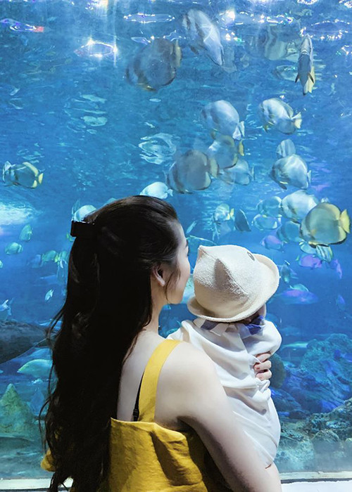 Con trai của Tú Anh tên thân mật là Kem, rất thích cười.